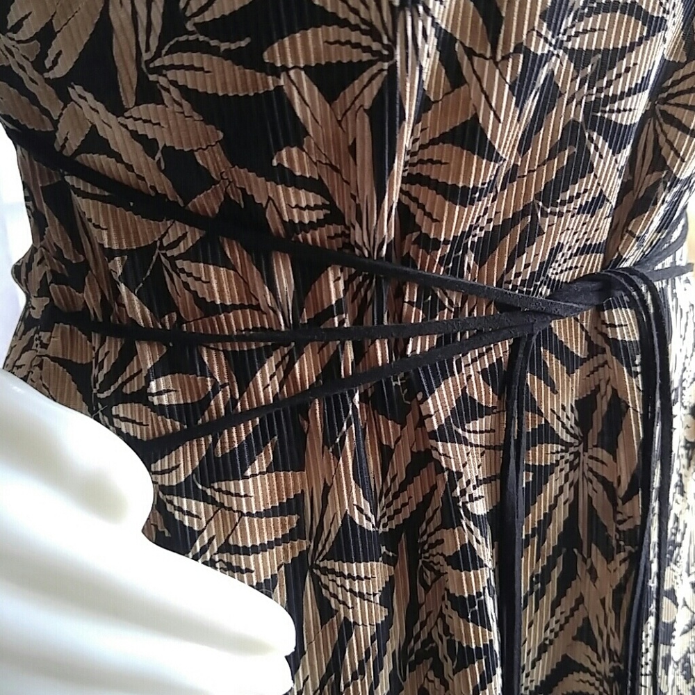 Dress - Picture 4 of 9